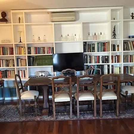 Buddhist Lion Apartment *