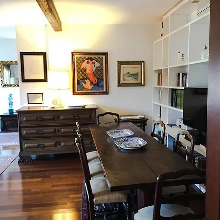 Buddhist Lion Apartment *