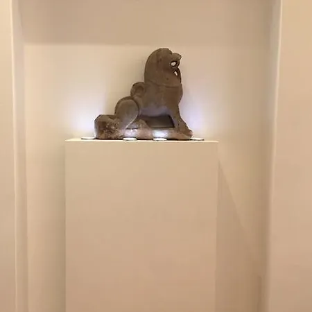 Buddhist Lion Apartamento